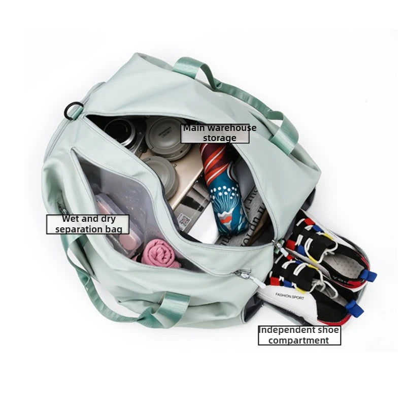 Sac de sport femme vert menthe en nylon, compartiment sec et humide