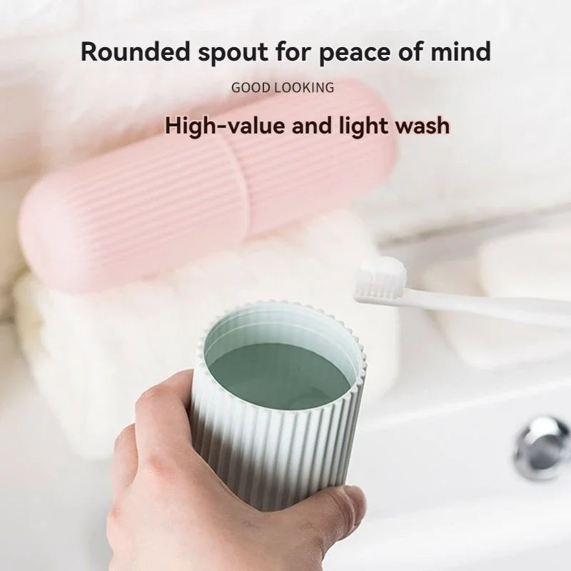 Étui pour brosse à dents gris clair avec dragonne et trous d’aération