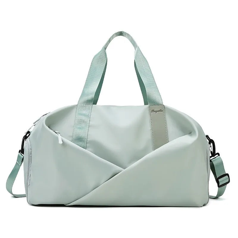 Sac de sport femme vert menthe en nylon, compartiment sec et humide